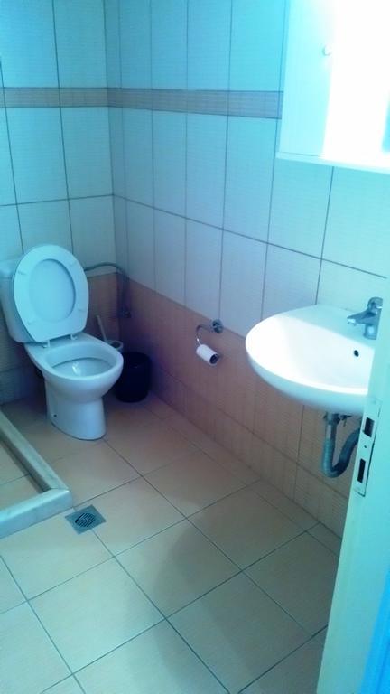 Fiona Seafront Apartments Никиана Екстериор снимка
