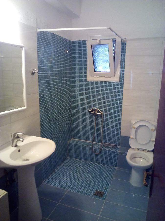 Fiona Seafront Apartments Никиана Екстериор снимка