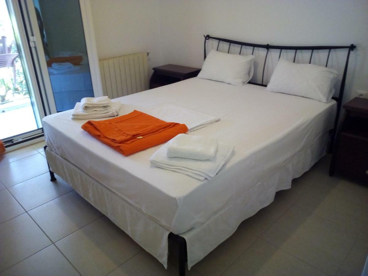Fiona Seafront Apartments Никиана Екстериор снимка